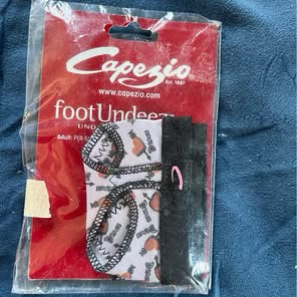 Capezio Footrundeez